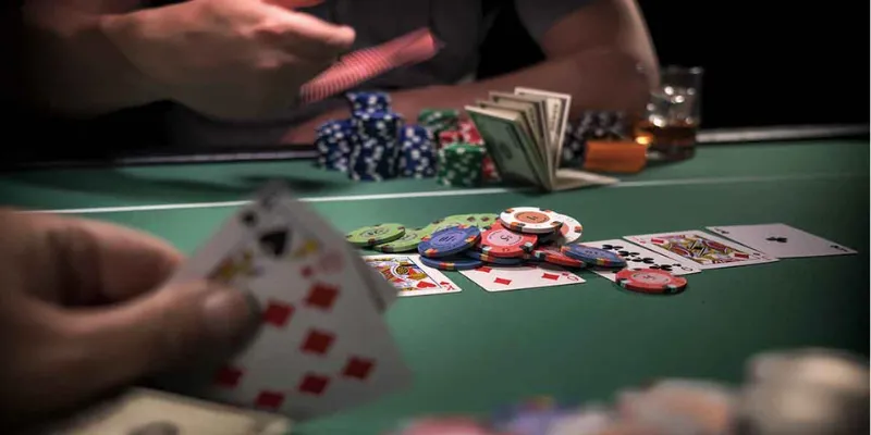 Tìm hiểu luật cơ bản của poker stud 5 lá
